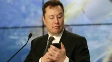 منافس آيفون.. إيلون ماسك يكشف تفاصيل إنتاج هاتف ستارلينك وتكنولوجيا تشغيله الجديدة